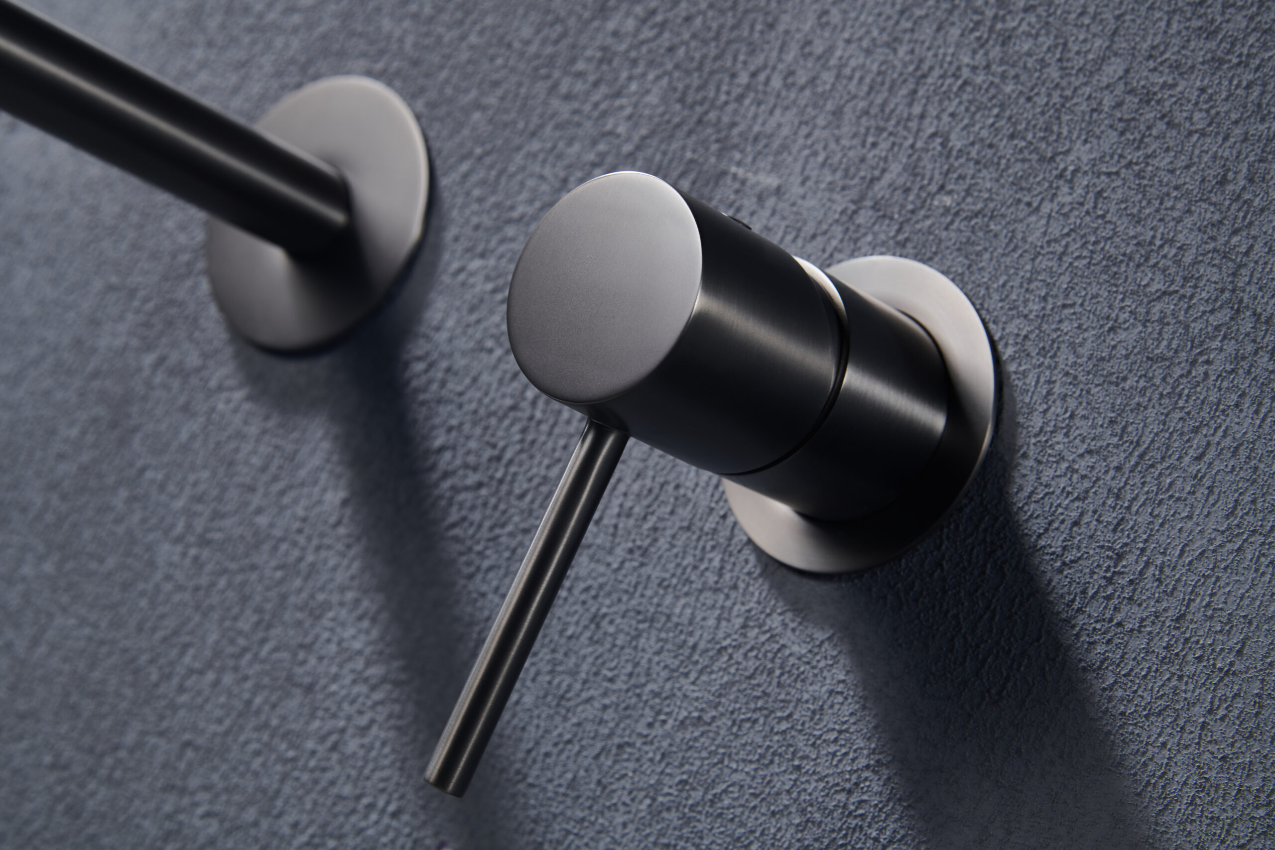 Grifo de lavabo empotrado monomando black gun metal serie Monza