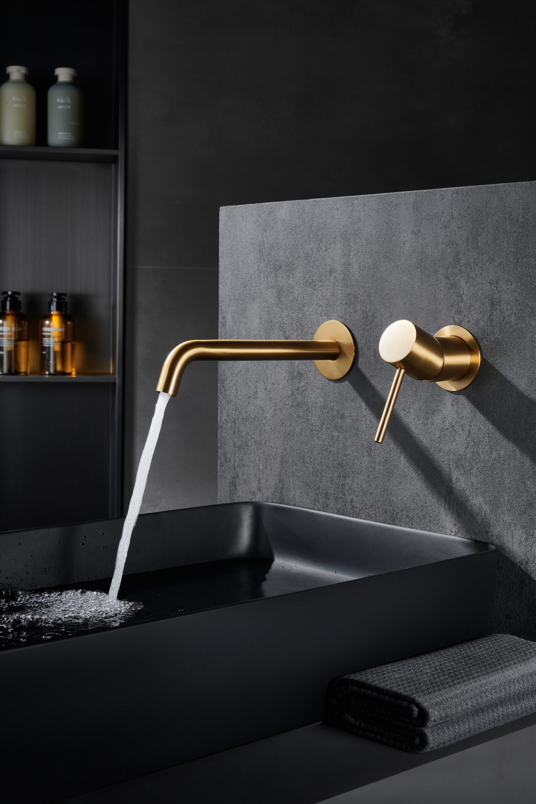 Grifo de lavabo empotrado monomando oro cepillado serie Monza